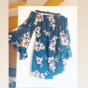 Florar dress. Off the shoulder.